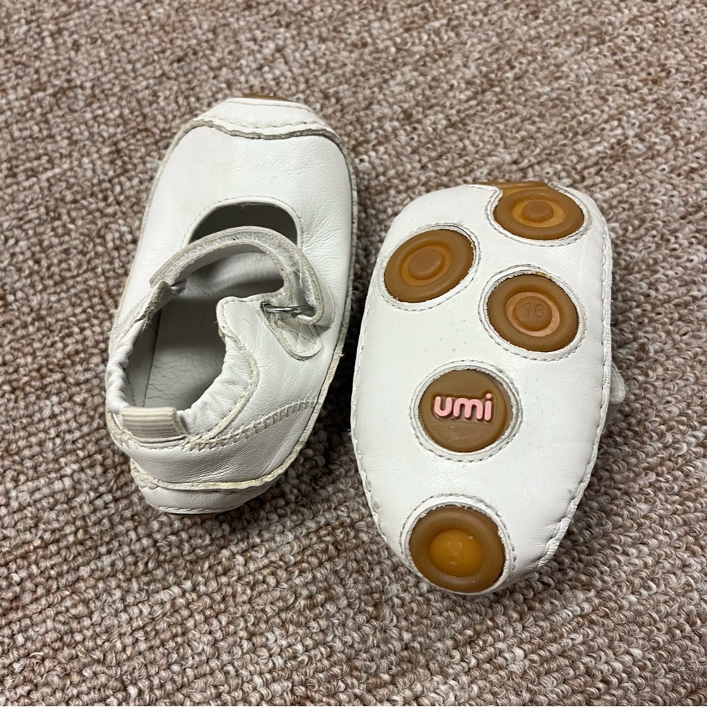 Our commitment to comfort appears in every detail of Umi shoes.